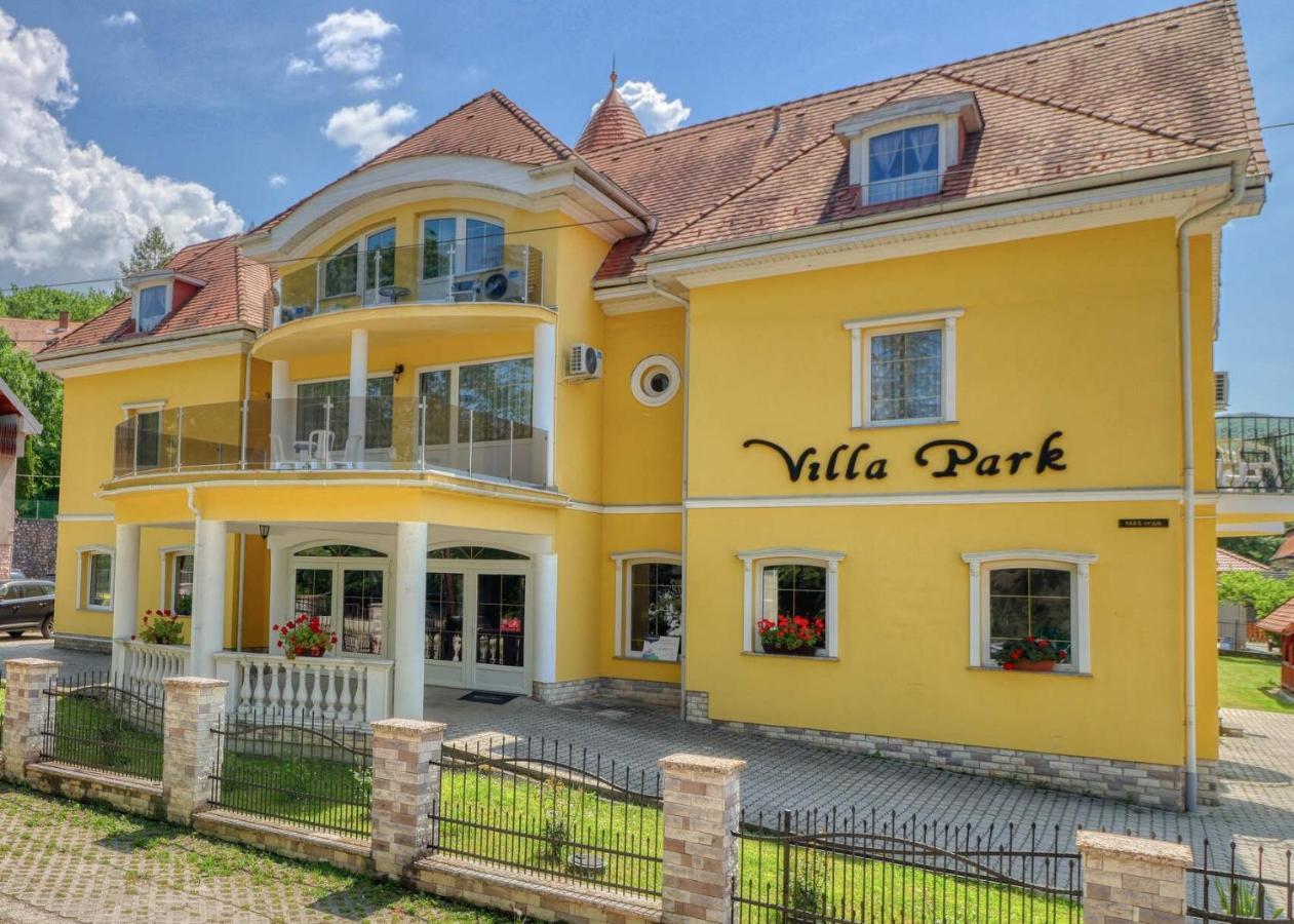 Villa Park Panzio Szilvasvarad Bagian luar foto